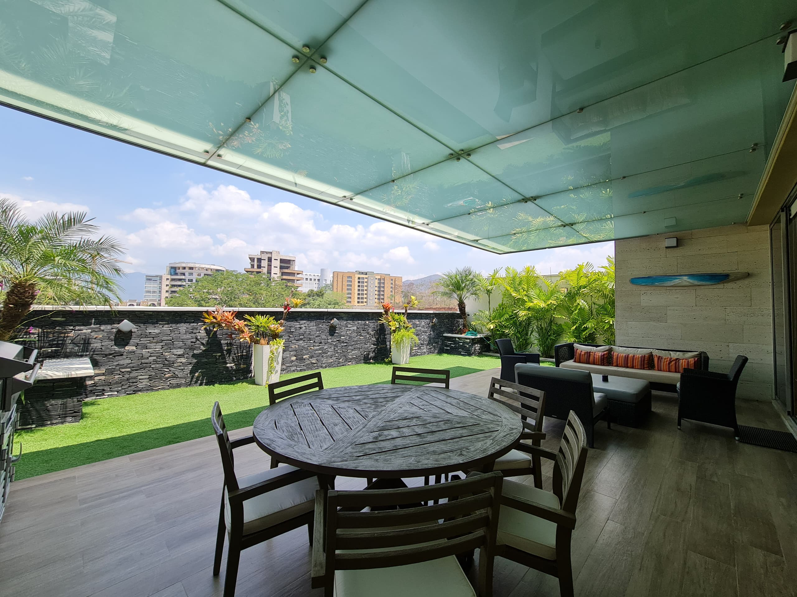 Semi-furnished Townhouse in Cumbres de Guataparo-Valencia
